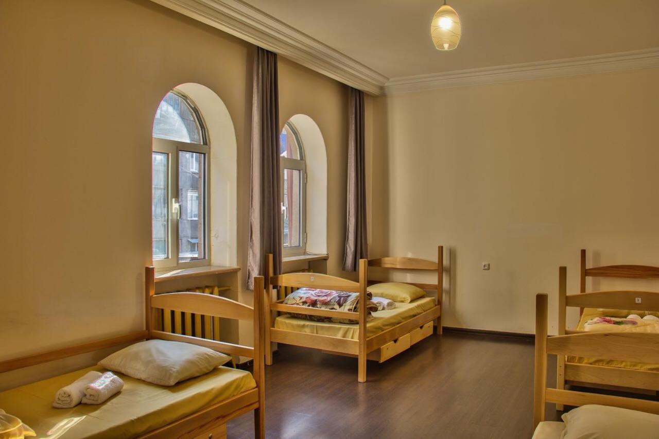 Classy And Cozy Hostel يريفان المظهر الخارجي الصورة